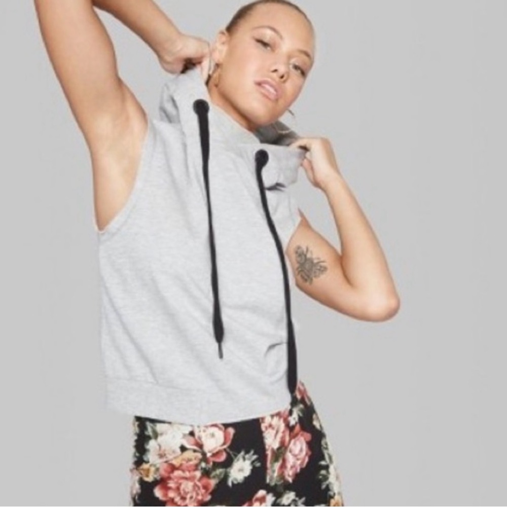 Wild Fable Women's Crop-top/Sleeveless Hoodie